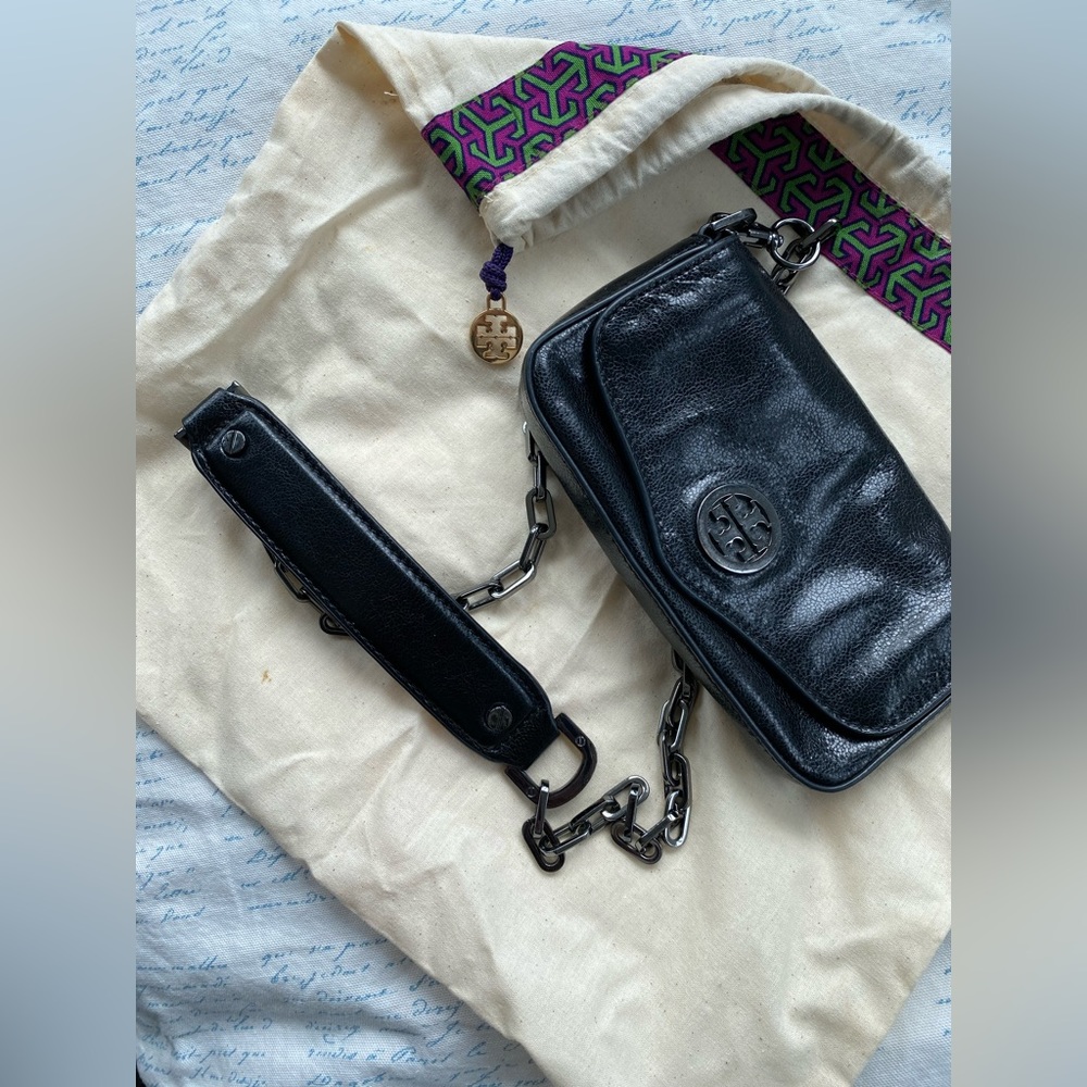 Tory Burch Robinson Black Leather Flap Crossbody Clutch Chain Strap - Excellent - Picture 2 of 13